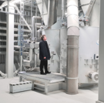 amixon® 双轴混合机 HM 16000 型号（16 立方米批量大小）